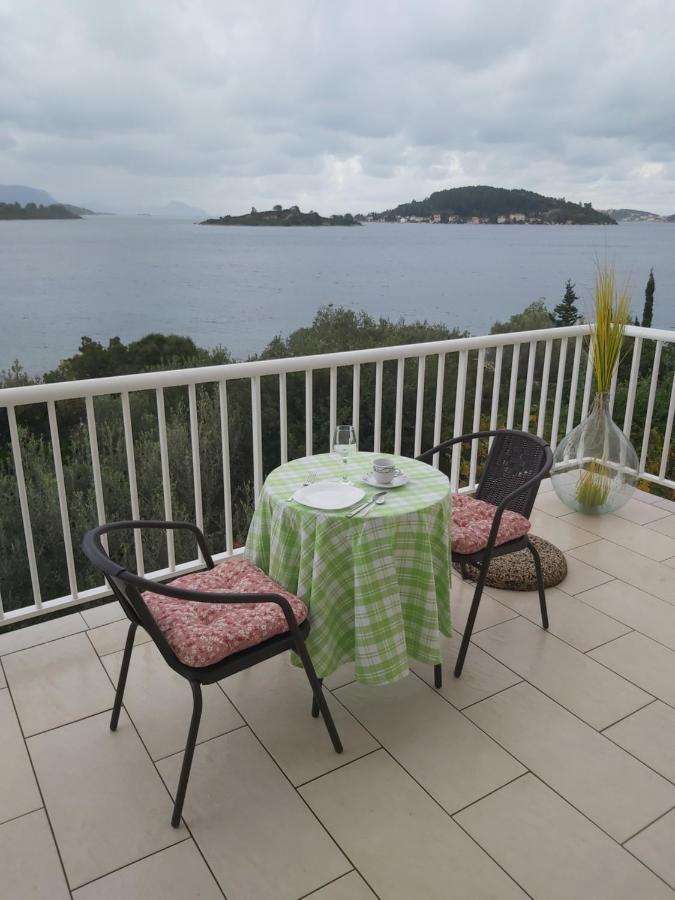 Apartment Tinka + Lumbarda Exterior photo